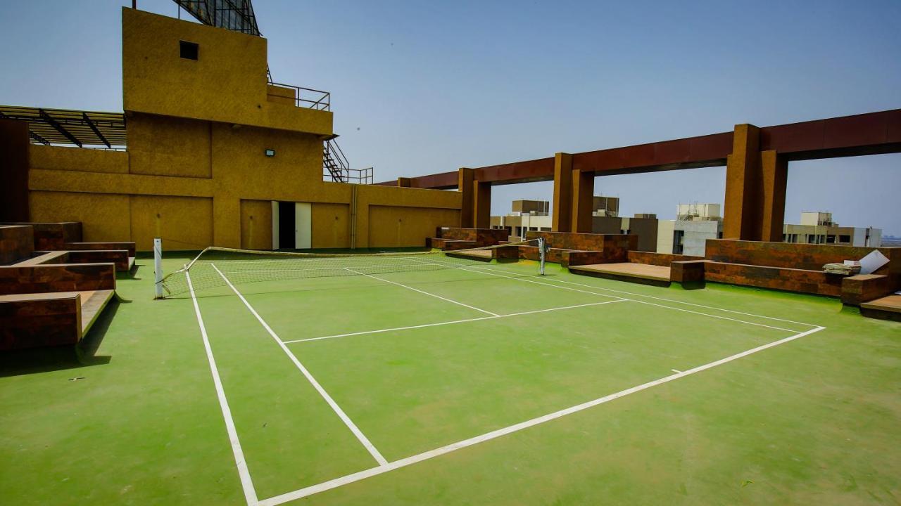 The Weekend Address Surat Exterior foto